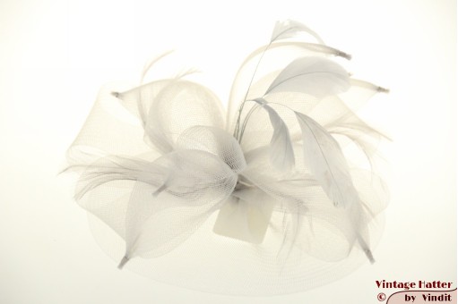 Haar Fascinator zilvergrijs met veren [nieuw]