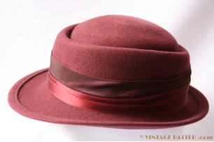 Dameshoed bordeaux paars 56