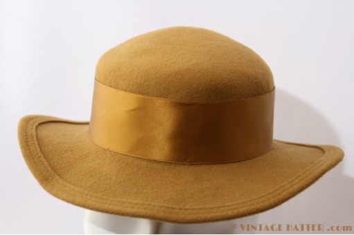 © VintageHatter.com | d-1027-56-1 Ladies hat brownish green 56 Ladies hat brownish green 56