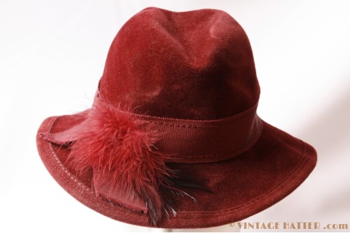 Dameshoed fluweel bordeaux 55