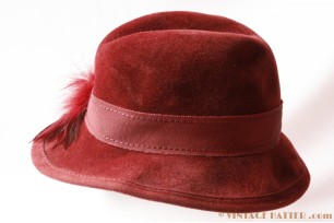 Dameshoed fluweel bordeaux 55