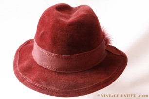 Dameshoed fluweel bordeaux 55