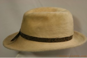 Dameshoed Mayser crème 56
