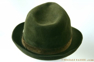 © VintageHatter.com | j-6009-55-1 Jachthoed Sämisch groen fluweel 55 Jachthoed Sämisch groen fluweel 55