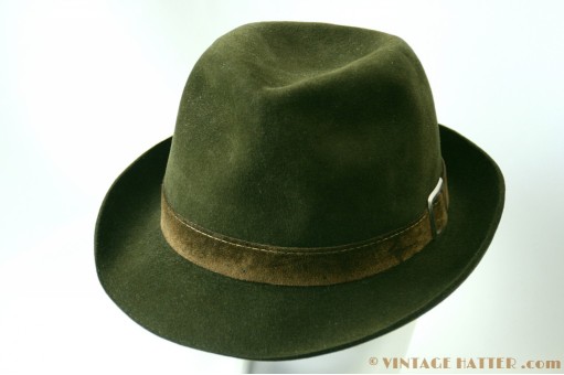 © VintageHatter.com | j-6009-55-1 Jachthoed Sämisch groen fluweel 55 Jachthoed Sämisch groen fluweel 55