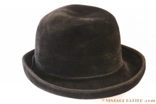 © VintageHatter.com | d-9017-56-13 Dameshoed zwart fluweel 56 Dameshoed zwart fluweel 56