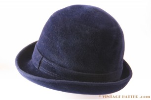 Ladies hat blue velvet 56