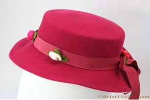 © VintageHatter.com | d-4010-52-1 Dameshoed Benetton roze 52 (!) Dameshoed Benetton roze 52 (!)