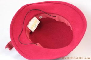 © VintageHatter.com | d-4010-52-1 Dameshoed Benetton roze 52 (!) Dameshoed Benetton roze 52 (!)
