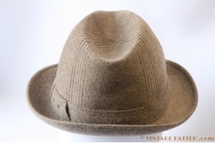 © VintageHatter.com | h-1019-57-1 Gleufhoed Lonconito grijsbruin haarvilt 57 Gleufhoed Lonconito grijsbruin haarvilt 57