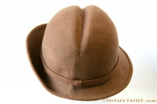 Dameshoed licht bruin 55