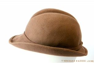 Dameshoed licht bruin 55