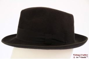 © VintageHatter.com | h-7021-55-4 Gleufhoed Rein Haar zwart grijs haarvilt 55 Gleufhoed Rein Haar zwart grijs haarvilt 55