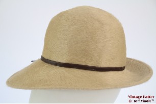 Dameshoed Tonak beige wit haarvilt 54