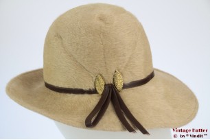 Dameshoed Tonak beige wit haarvilt 54