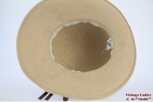 Dameshoed Tonak beige wit haarvilt 54