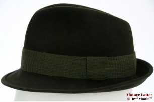 © VintageHatter.com | j-6007-55-1 Hunting trilby Sämisch green velvet 55 Hunting trilby Sämisch green velvet 55