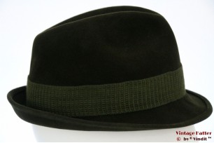 © VintageHatter.com | j-6007-55-1 Hunting trilby Sämisch green velvet 55 Hunting trilby Sämisch green velvet 55