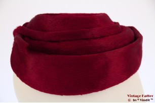 © VintageHatter.com | d-3003-56-4 Cocktail hoedje rood gelaagd haarvilt 56 Cocktail hoedje rood gelaagd haarvilt 56