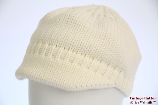Gebreide muts met klep wit acryl 50-58 [nieuw]