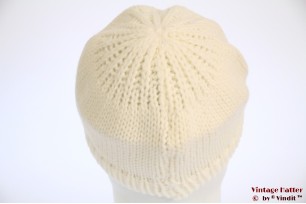 Gebreide muts met klep wit acryl 50-58 [nieuw]