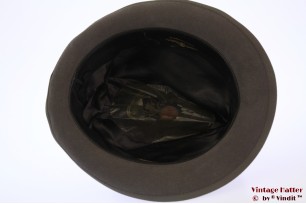 © VintageHatter.com | h-7022-54-2 Gleufhoed Mayser grijs vilt 54,5 Gleufhoed Mayser grijs vilt 54,5