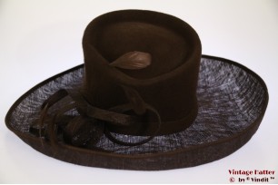 Ladies hat dark brown sisal & felt with feathers 56 [new]