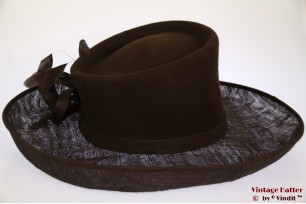 Ladies hat dark brown sisal & felt with feathers 56 [new]