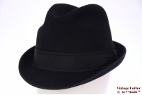 Trilby Mayser-Milz Consul zeer donker blauw 57 Trilby Mayser-Milz Consul zeer donker blauw 57