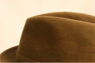 © VintageHatter.com | h-8024-54-1 Gleufhoed Barbisio Sportex bruin 54 Gleufhoed Barbisio Sportex bruin 54