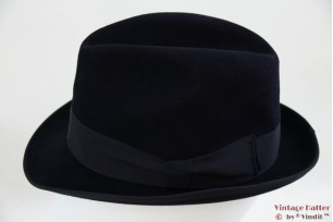© VintageHatter.com | h-5004-56-11 Gleufhoed Mayser Strato zwartblauw 56 Gleufhoed Mayser Strato zwartblauw 56
