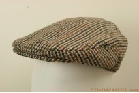 Platte pet Hawkins tweed groen-bruin 53-54 [nieuw]