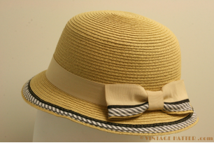 Cloche Hawkins crème 57 [nieuw]