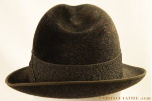 © VintageHatter.com | h-8019-55-4 Gleufhoed Royal Hat goudbruin haarvilt 55 Gleufhoed Royal Hat goudbruin haarvilt 55