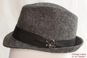 Trilby grijs met skull 57 [nieuw]