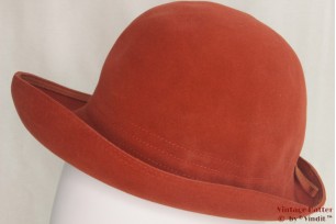 © VintageHatter.com | d-2002-56-2 Dameshoed Reich Modell oranje rood 56 Dameshoed Reich Modell oranje rood 56