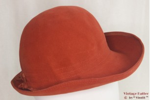 © VintageHatter.com | d-2002-56-2 Dameshoed Reich Modell oranje rood 56 Dameshoed Reich Modell oranje rood 56