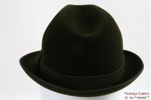© VintageHatter.com | h-6007-54-2 Gleufhoed A.Breiter groen fluweel 54 Gleufhoed A.Breiter groen fluweel 54
