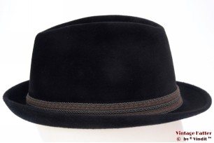 Fedora Mayser black velvet 56