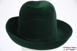 Dameshoed Mayser groen fluweel 56