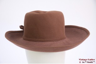 © VintageHatter.com | d-8025-56-3 Ladies hat redish brown wide special top 56 Ladies hat redish brown wide special top 56