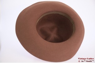 © VintageHatter.com | d-8025-56-3 Ladies hat redish brown wide special top 56 Ladies hat redish brown wide special top 56