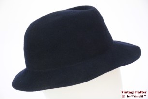 Dameshoed donker blauw vilt 57