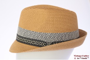 Trilby Hawkins beige bruin met blauwe band 60 [nieuw]