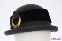 Ladies hat grey woolfelt with black velvet band 58